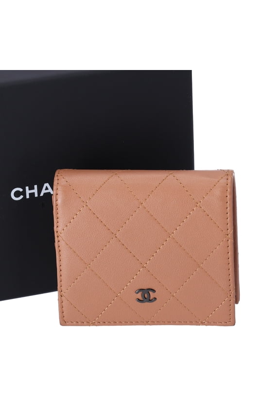 Pre-Owned CHANEL Matelasse Bifold Wallet Light Brown Leather