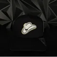 thumbnail image 2 of White Sombrero placa SnapBack, Flat Bill Baseball Cap Adjustable Size, Trendy Streetwear for Men Women, 2 of 5