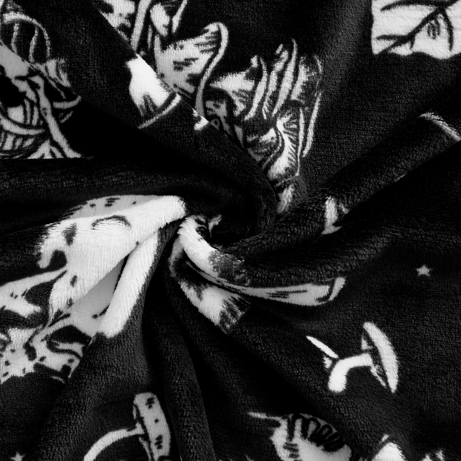 Way To Celebrate Dark Forest Floor Plush Oversized Couch Throw Blanket, Black, 50 x 72 in