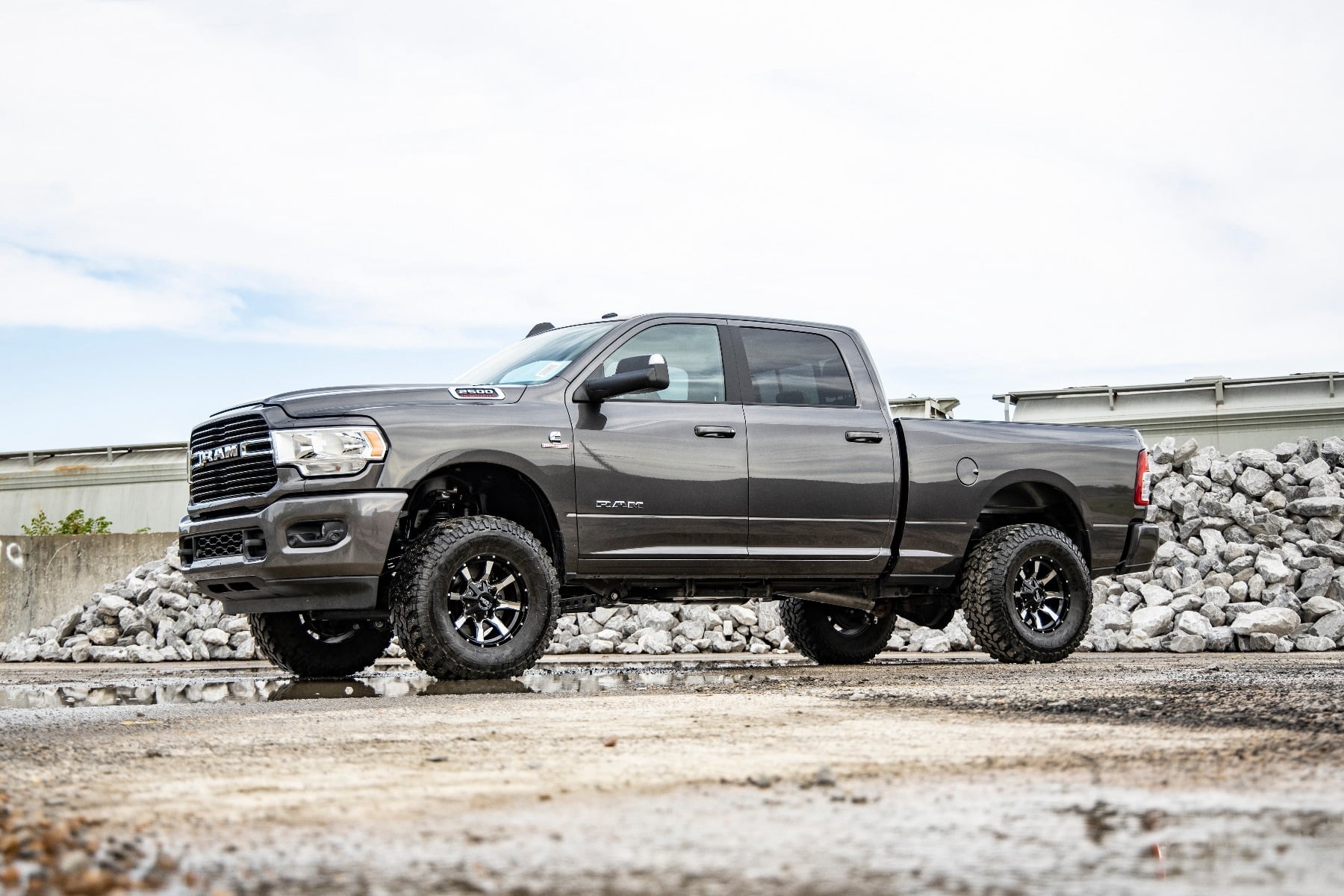 Rough Country 2.5" Leveling Kit for 14-22 Ram 2500