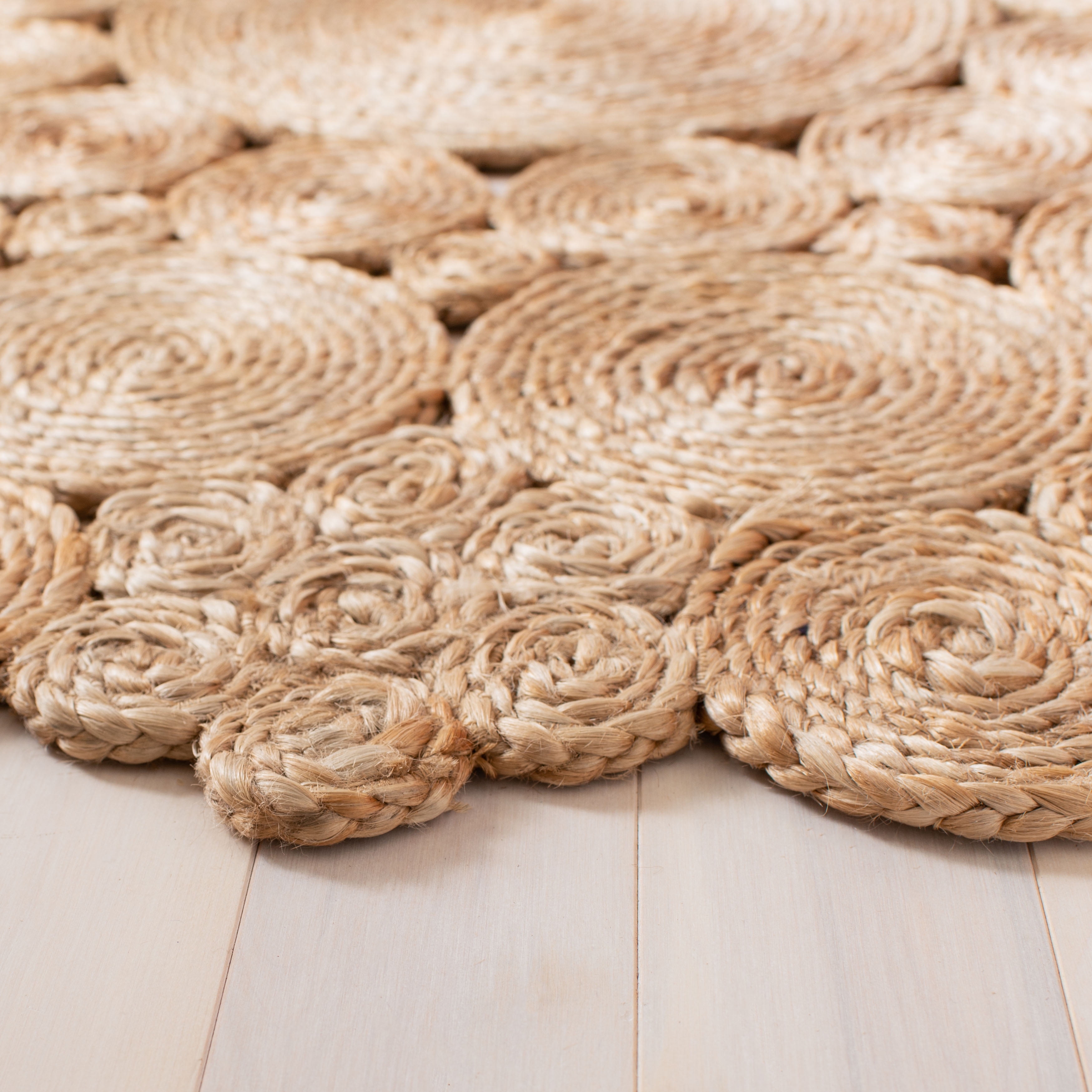 SAFAVIEH Natural Fiber Cennetig Geometric Area Rug, Natural, 6' x 6' Round