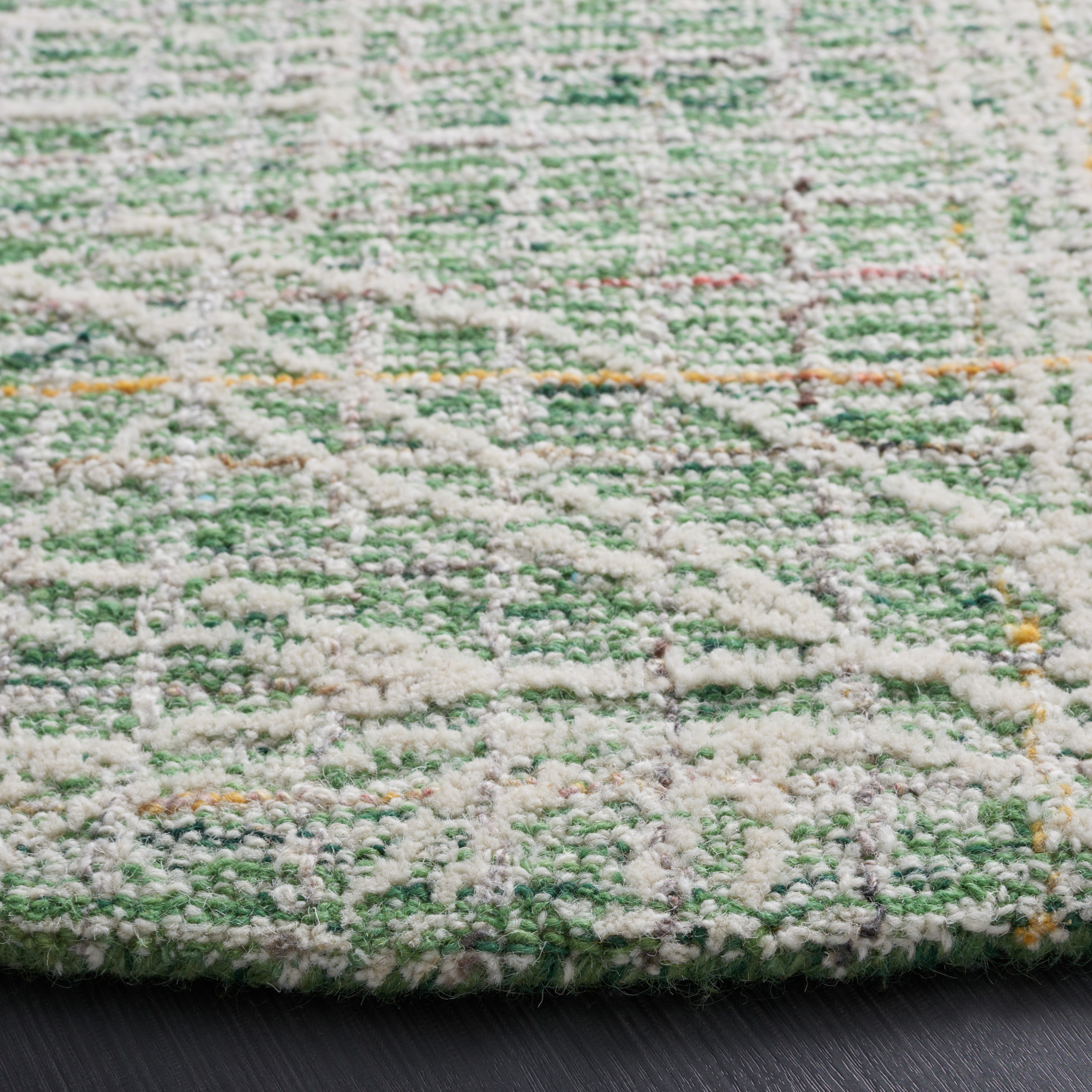 Safavieh Metro Devona Floral Area Rug, Green/Ivory, 6' x 6' Round