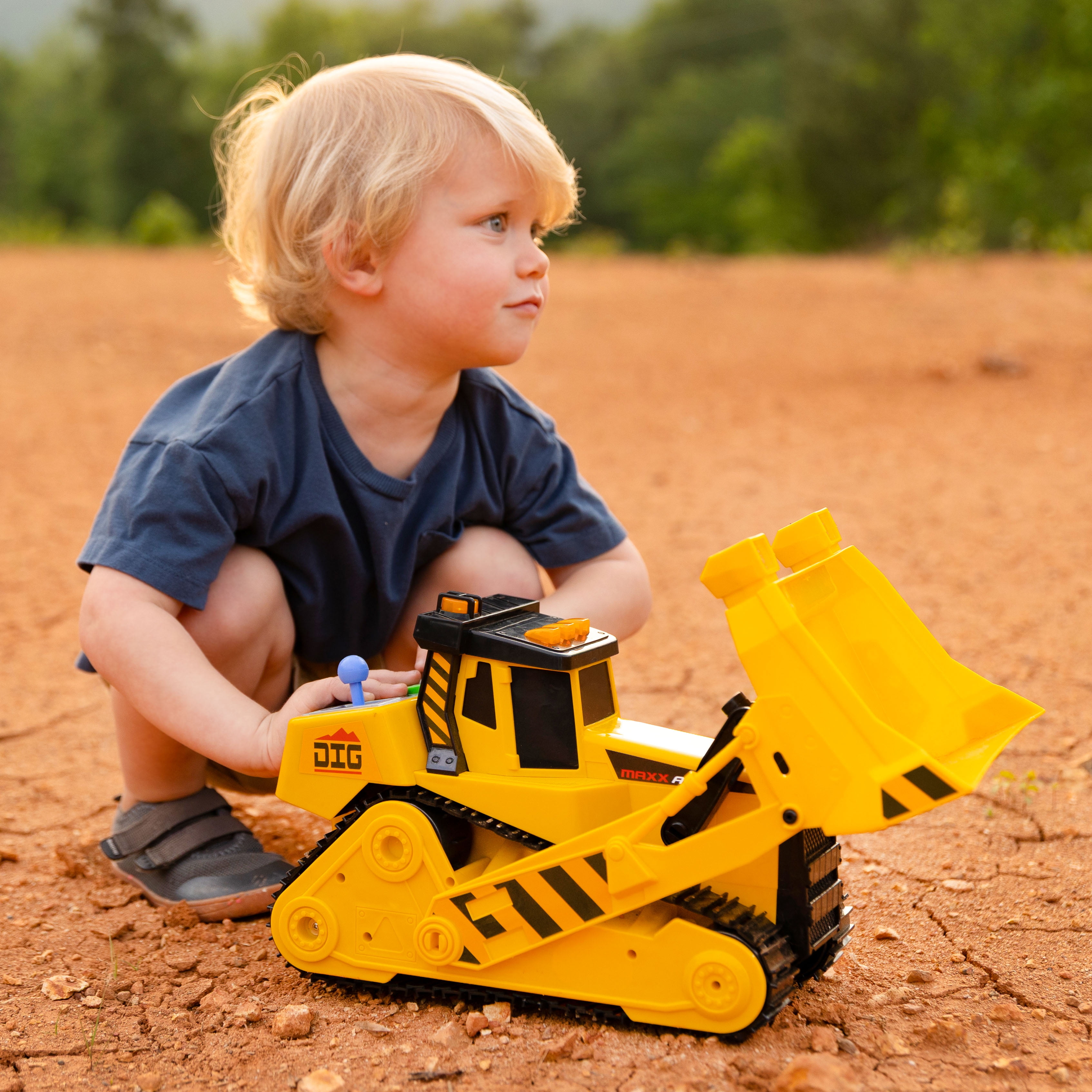 Maxx Action 16" Dozer with Joystick Controls, Lights, Construction Sounds, Motorized Movement, and Real Working Bucket, Maxx Action Maxx Power Dozer