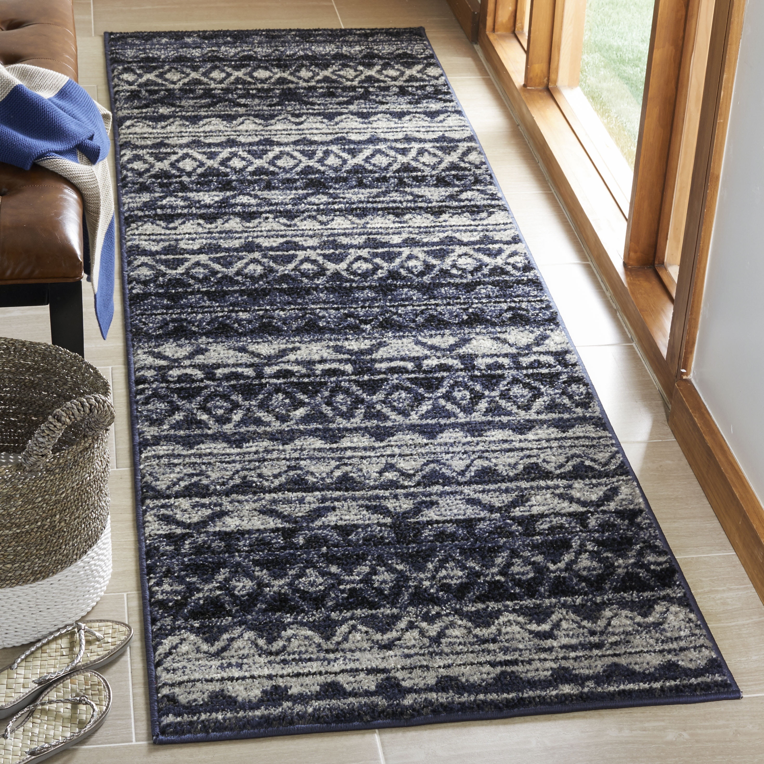 SAFAVIEH Adirondack Emil Abstract Runner Rug, Ivory/Navy, 2'6" x 10'