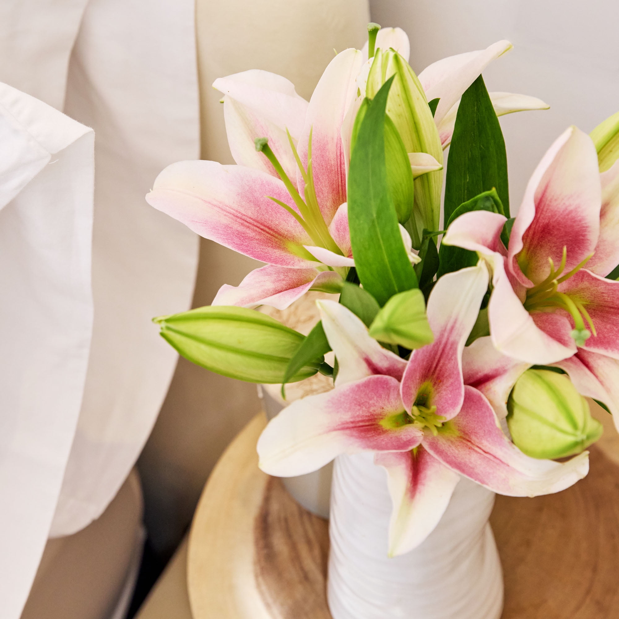 Oriental Lilies Flower Bunch Small, Colors May Vary