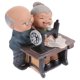 thumbnail image 4 of EeaseMX 1 figura de resina de pareja de ancianos enamorados, adorno de resina para aniversario de pareja de ancianos., 4 of 7
