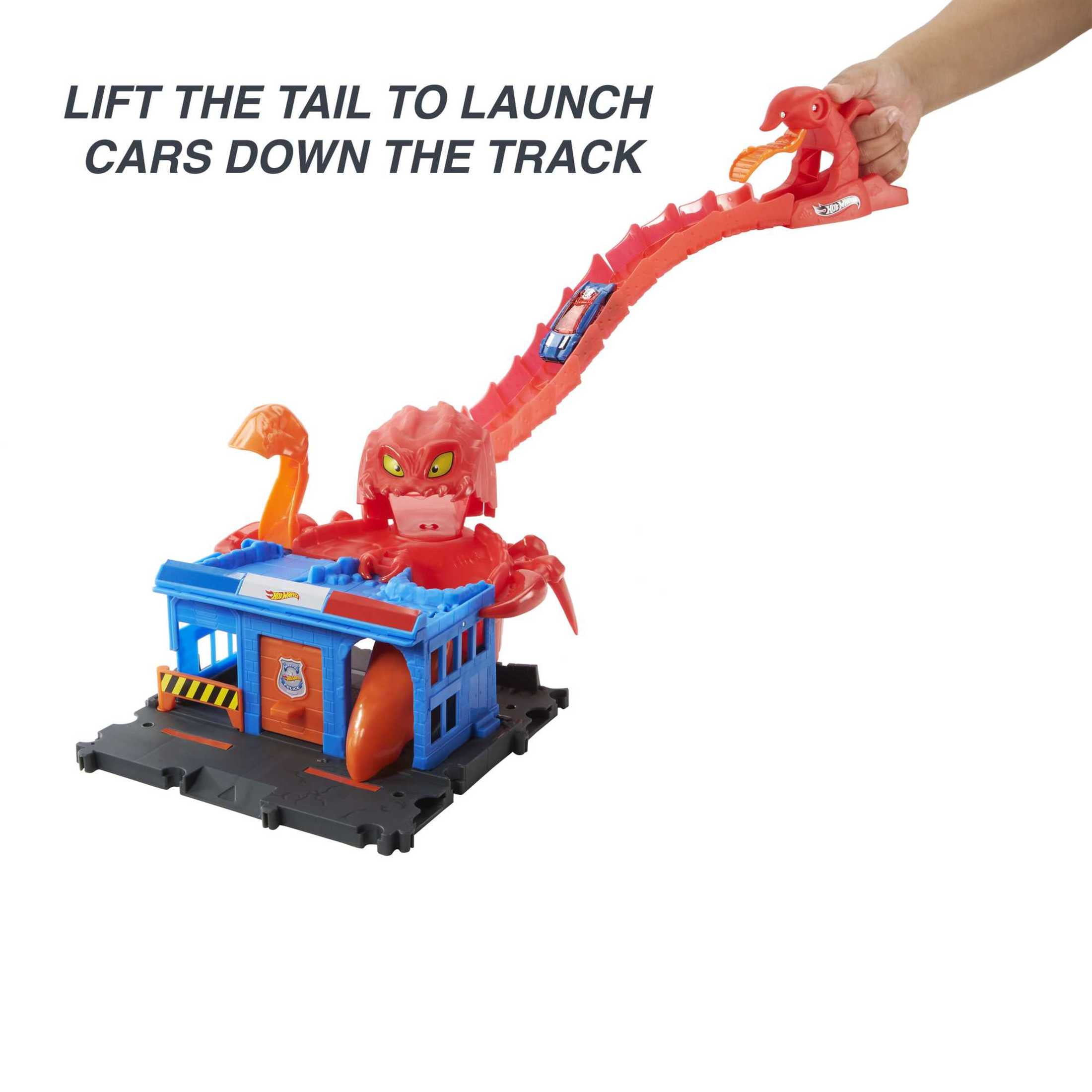 Hot Wheels City Scorpion Flex Attack Track Set & Toy Car with 2.-5ft Long Bendable Track