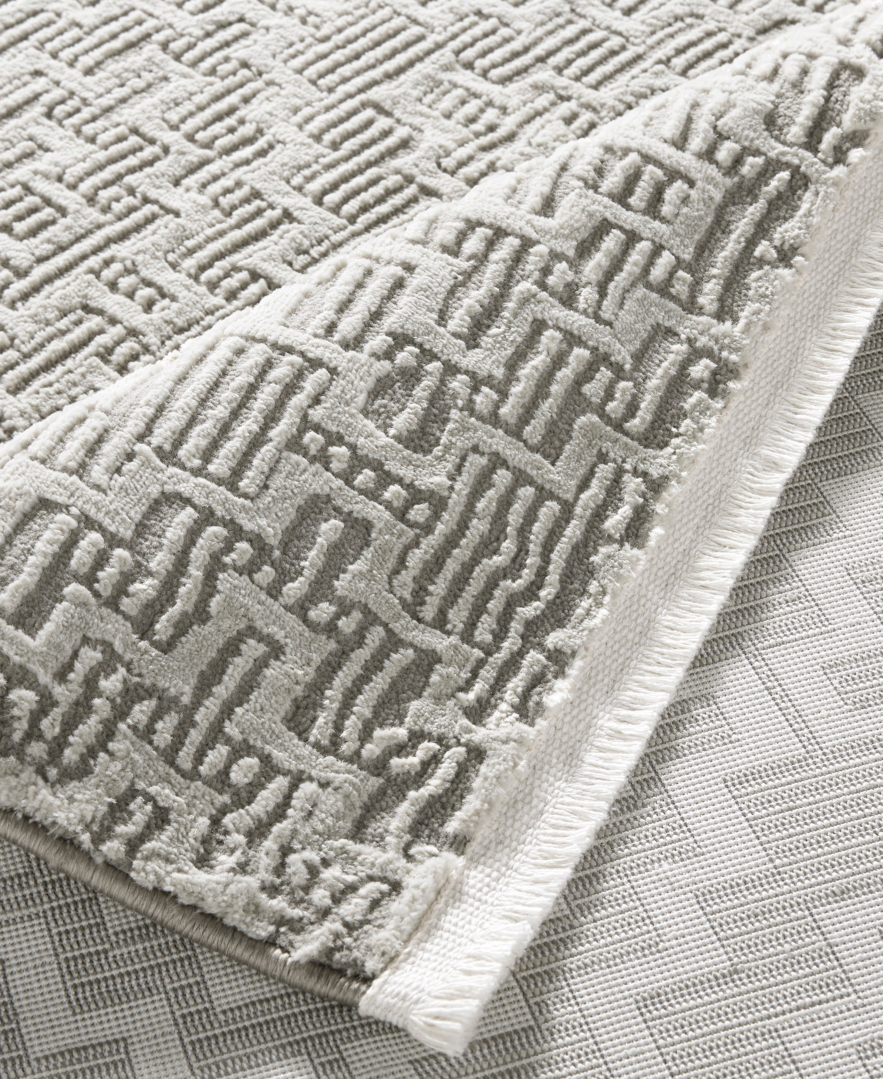 TOWN & COUNTRY LUXE Tretta Modern Geo Area Rug with Plush High-Low Texture, Grey, 5'2"x7'2"