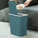 thumbnail image 5 of Almacenamiento y organización de oficina, bote de basura para baño con tapa, bote de basura con tapa a presión, cesto de basura de plástico con tapa emergente para inodoro, oficina, dormitorio, sala d, 5 of 7