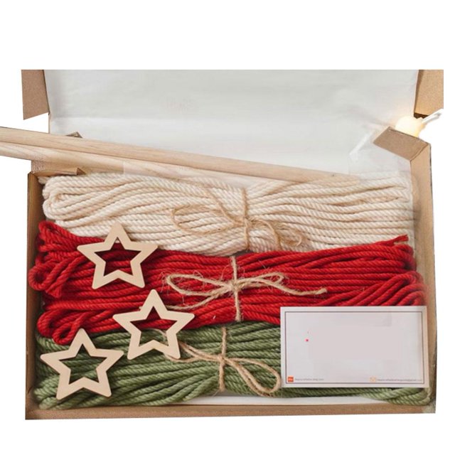 Ruifaya Árbol de Navidad colgante de pared de macramé con pino estrellado, decoración navideña para las fiestas, decoración navideña de granja con macramé