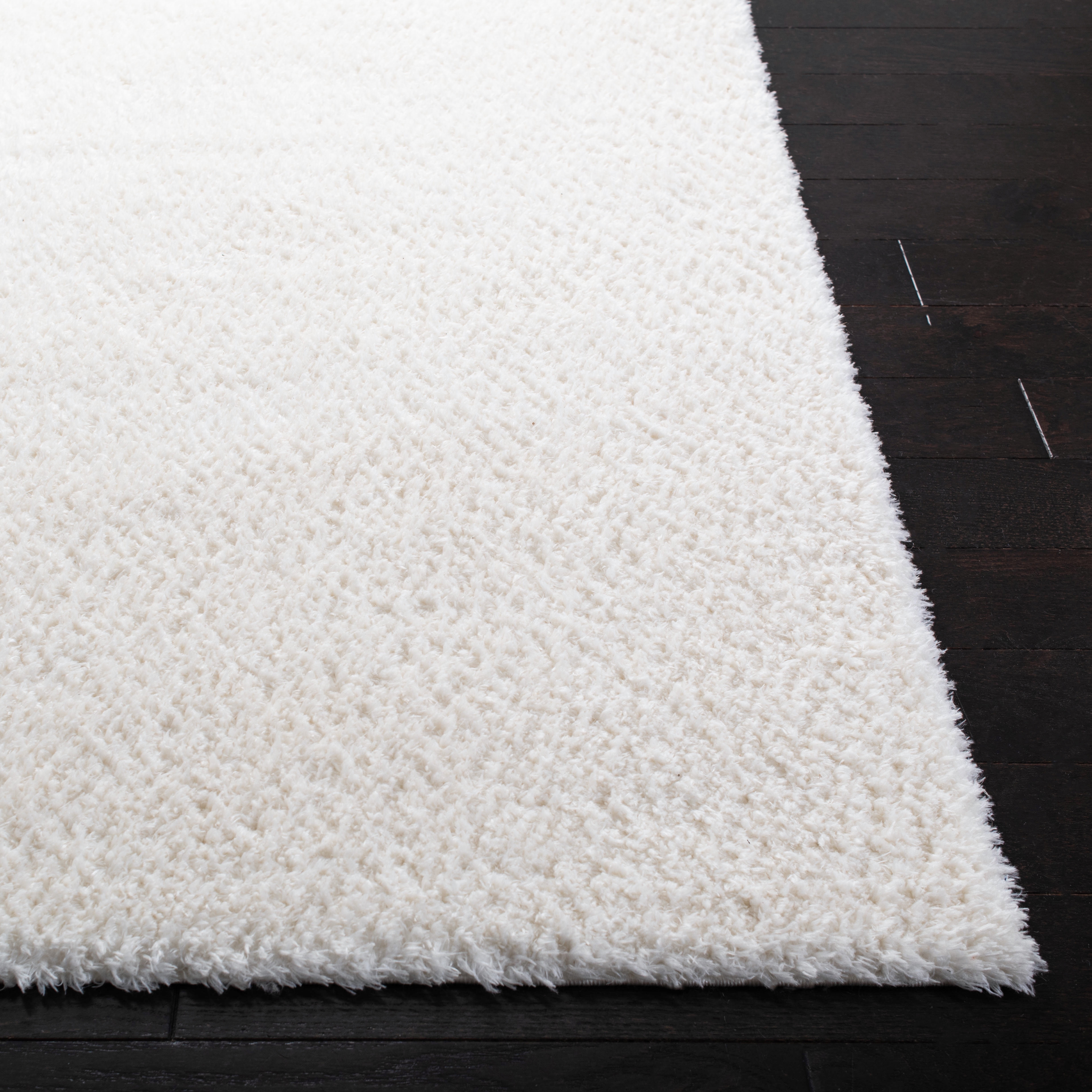 Safavieh Decora Shaggy Finola Solid Shag Area Rug, Ivory, 4' x 6'
