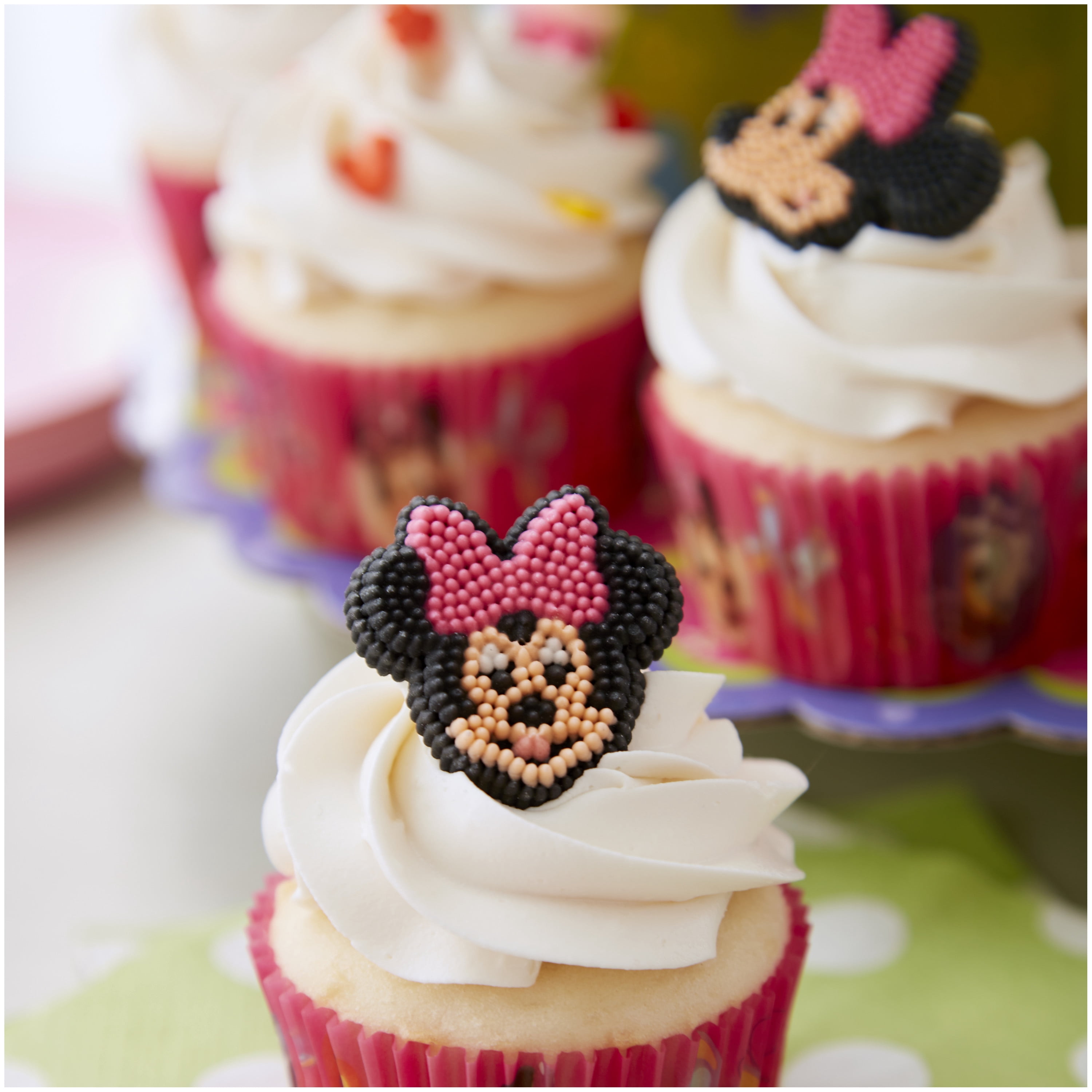 Wilton Minnie Mouse Cupcake Decorating Kit, 6-Piece