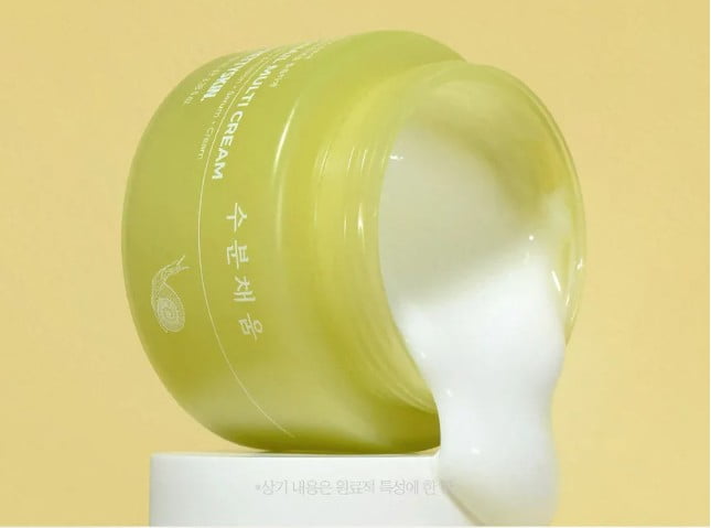 Snail Multi Cream, Toner, Emulsion, Serum For Face & Neck 100ml (3.38 fl oz) Asian- Korean Hydrating, Whitening, Anti-Wrinkle Effect By PRETTYSKIN