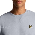 thumbnail image 3 of Lyle & Scott Chandail en Molleton à Col Rond Imprimé Coordonné pour Hommes, 3 of 5