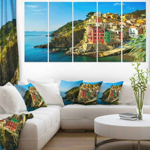 Riomaggiore Village Rocky Beach - Seascape Canvas Art Print