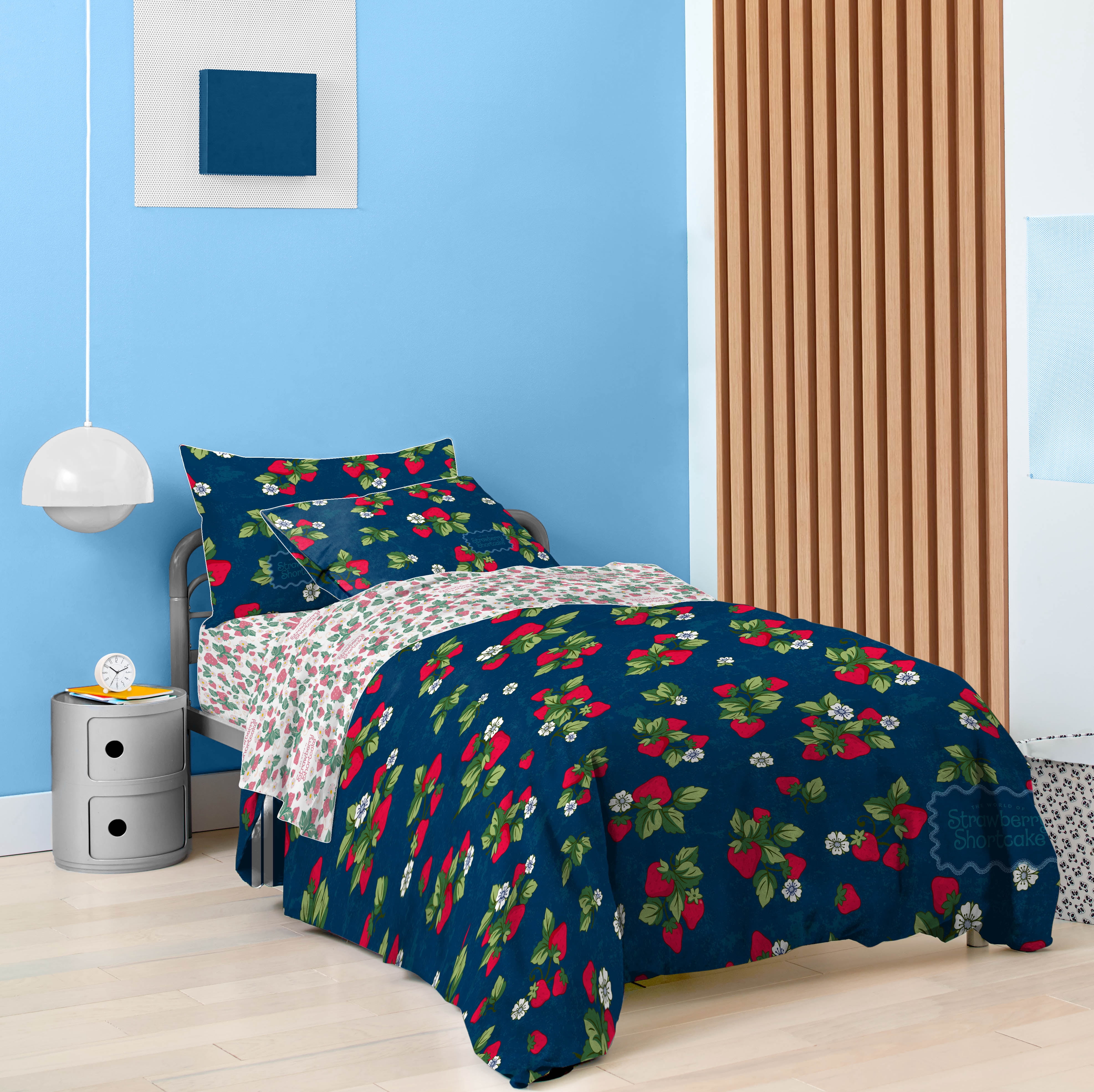 Wildbrain Strawberry Shortcake Berry Meadows 2 Piece Twin/Full Size Kids Comforter Set - Soft Kids Bedding