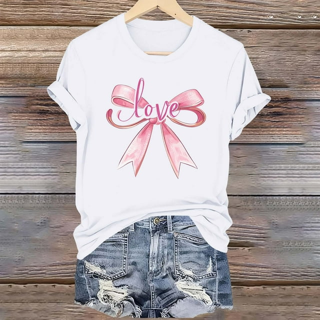 Nuoqisi T-Shirts Graphiques Mignons avec Nœud pour Femmes de la Saint-Valentin, T-Shirt Décontracté à Imprimé, Col Rond, T-Shirt d'Été à Manches Courtes, Hauts Tendance, T-Shirt Esthétique Chic, Hauts Tee Esthétiques, T-Shirt Rose avec Nœud, T-Shirt Girly