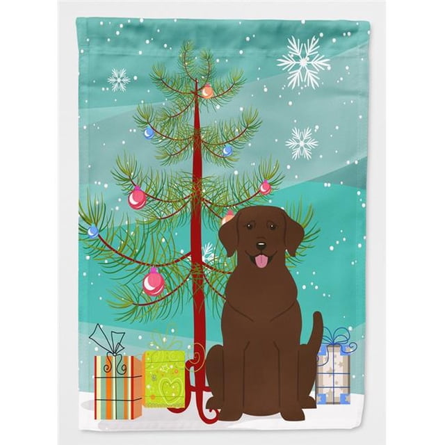 Carolines Treasures BB4181GF Merry Christmas Tree Chocolate Labrador Flag Garden Size