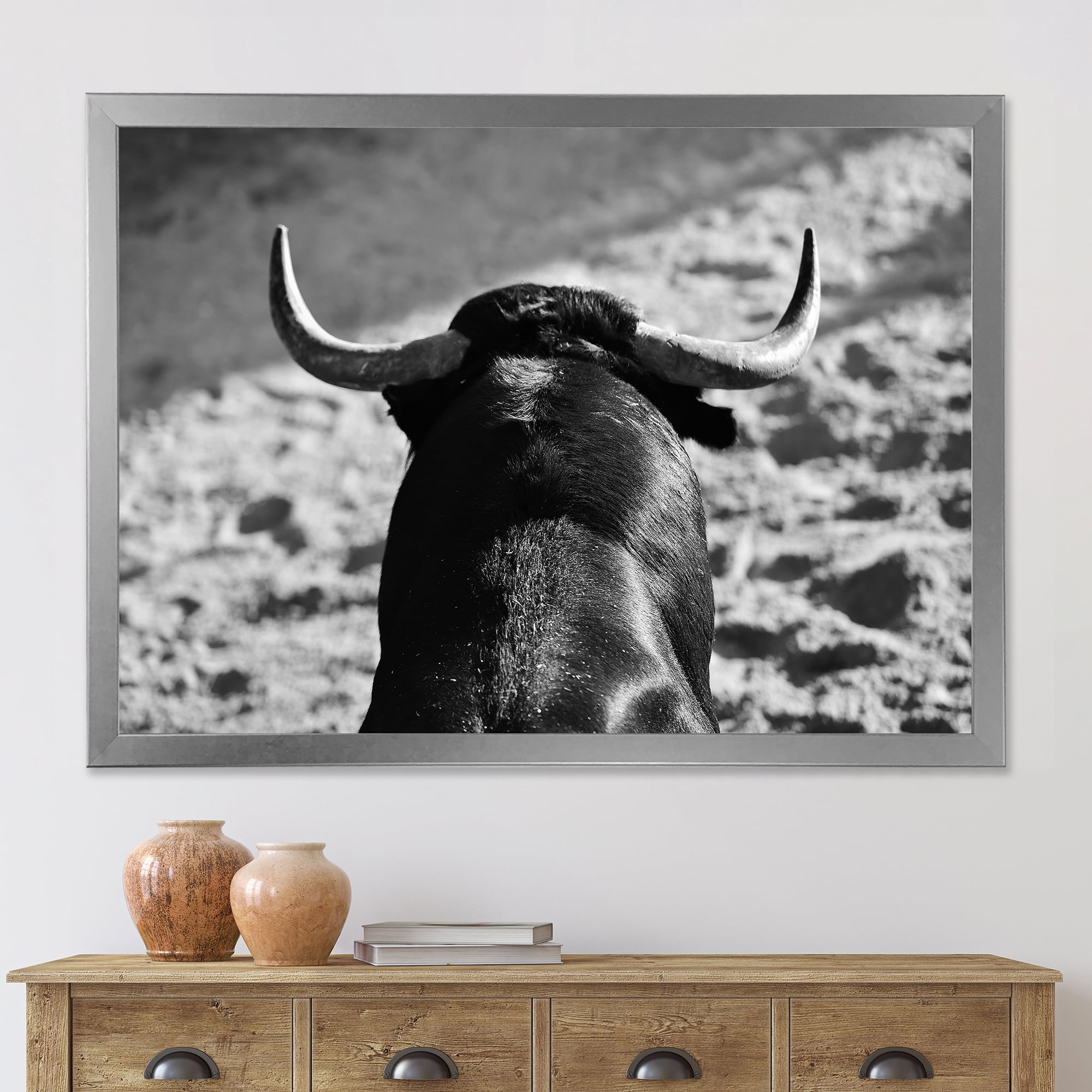 Designart 'Black and White Portrait Of A Spanish Bull II' Farmhouse Framed Art Print