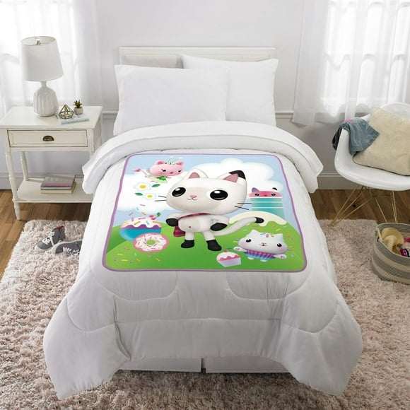 Gabby's Dollhouse "Sprinkle Treats" Silk Touch Throw