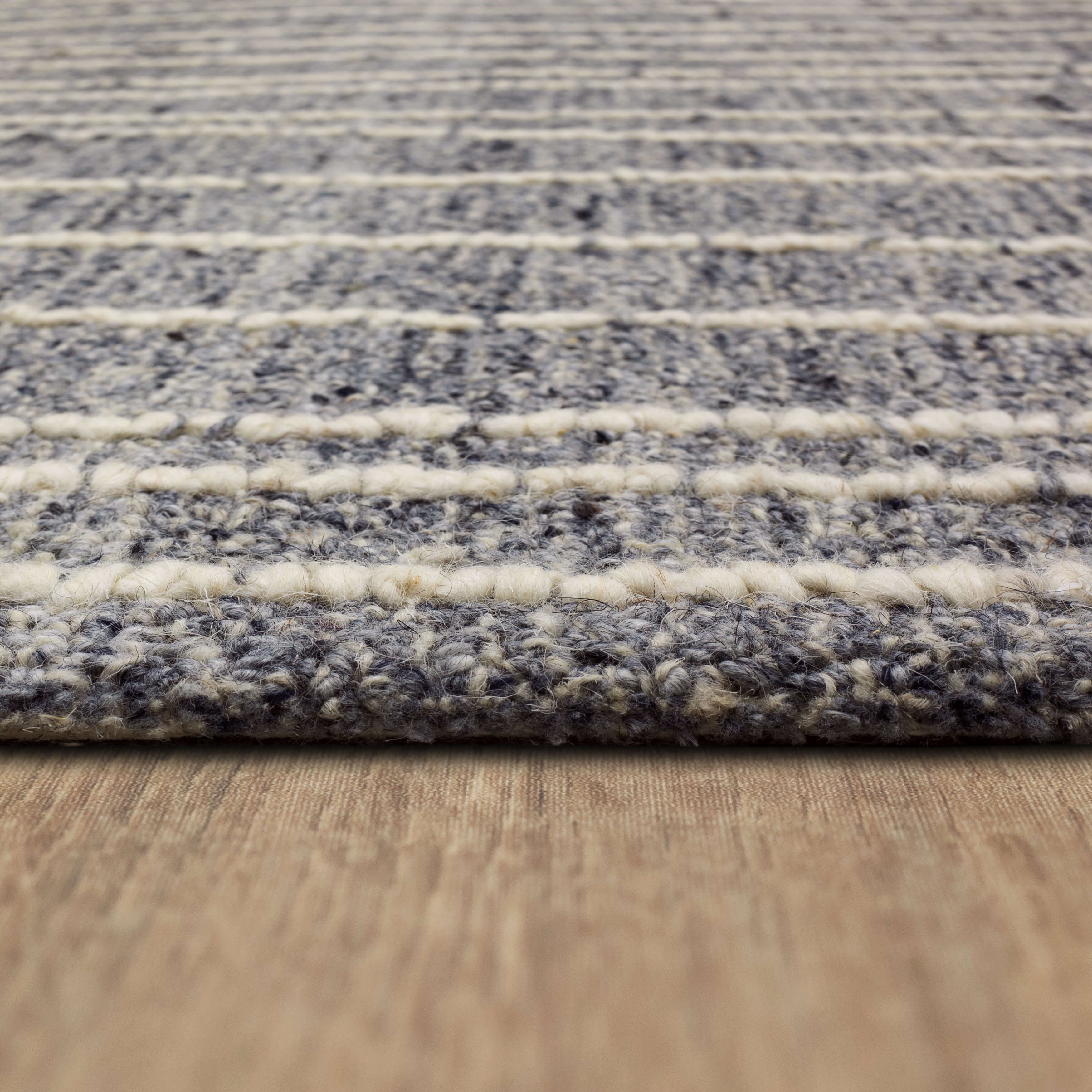 Mainstays Wool Lines Plush Indoor Fade Resistant Tufted Area Rug, Navy, 1'10" x 6'