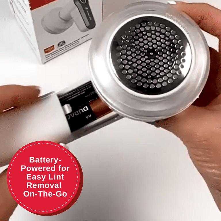 SINGER Compact Fabric Shaver and Lint Remover Battery Operated