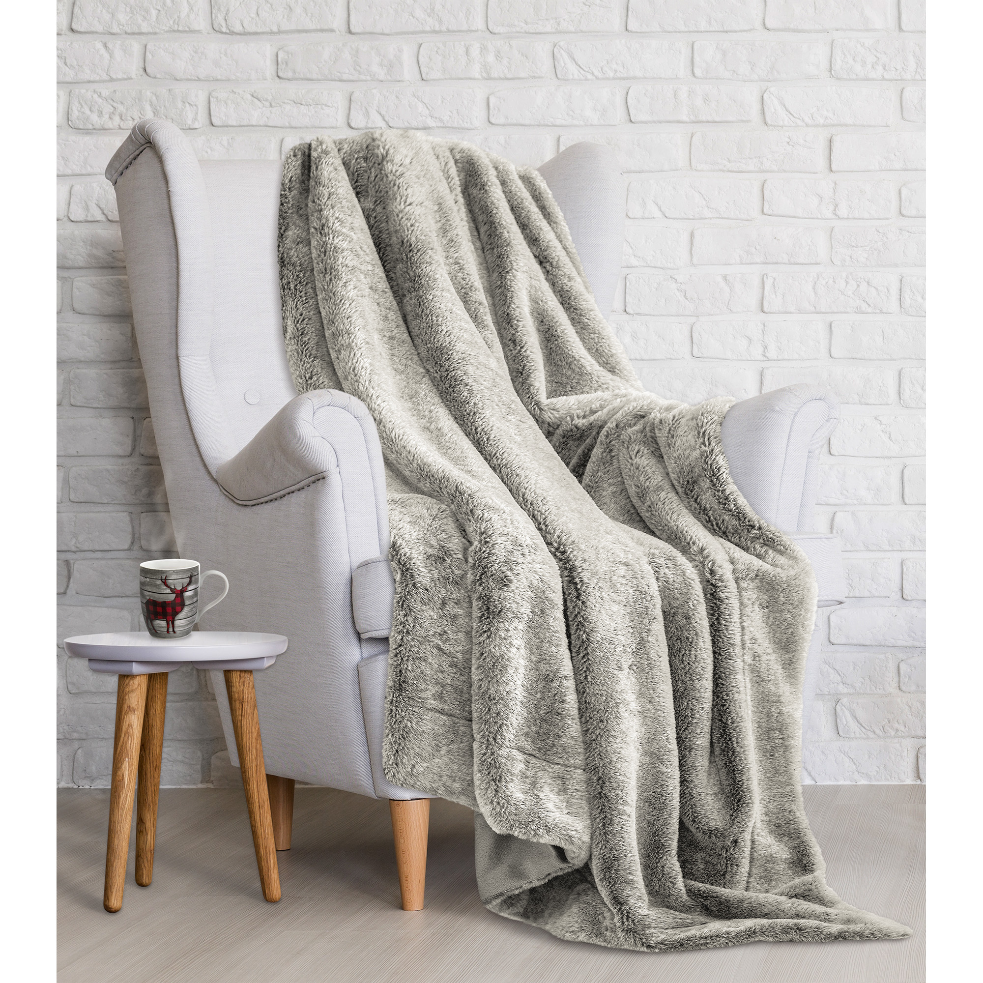 Safdie & Co. Wildlife Faux Fur Throw Blanket, 50" X 60", Arctic Fox