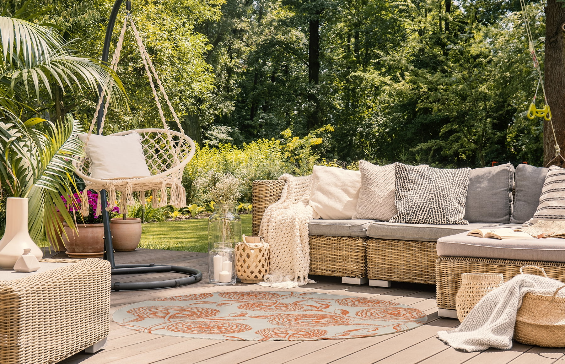 Simply Daisy 5' Round Orange Antique Flowers Spring Chenille Indoor/Outdoor Rug