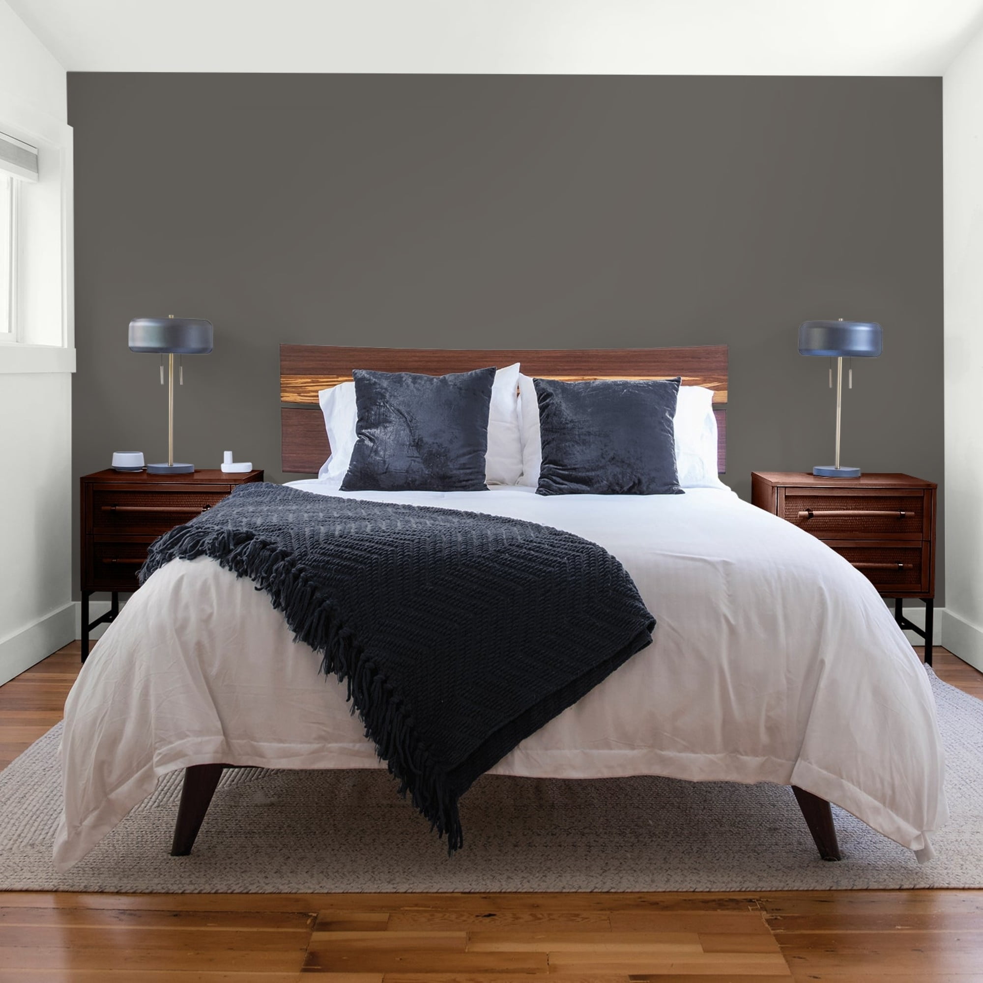 Glidden HEP Stone's Throw / Gray, Flat Interior Paint with Primer, 1 Gallon