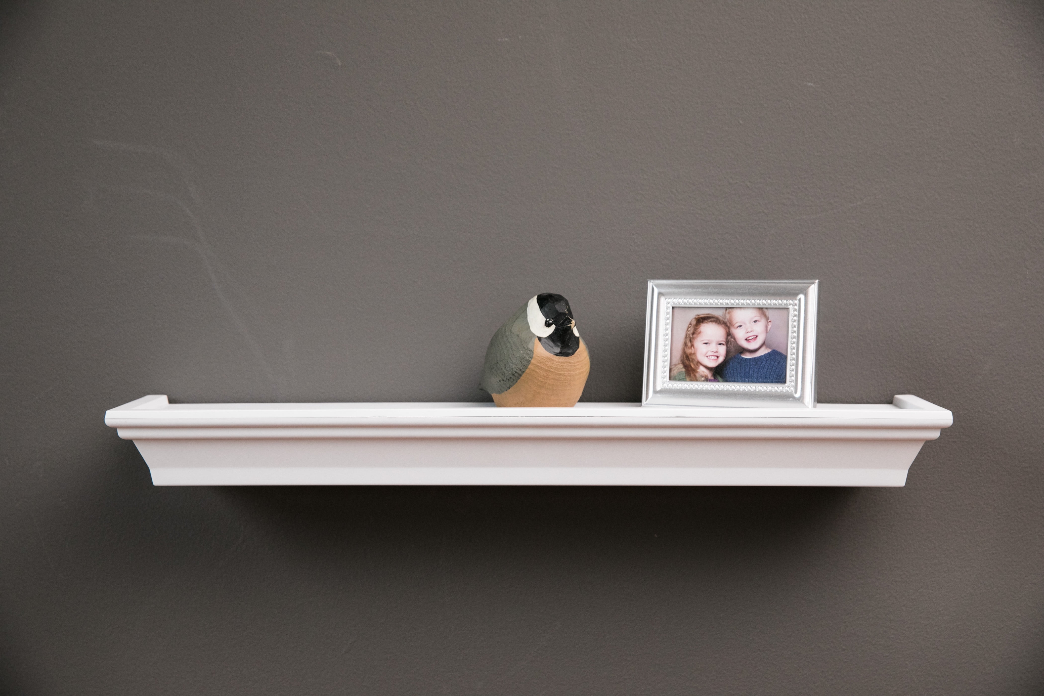 Mainstays 18" Plastic Wall Shelf, White