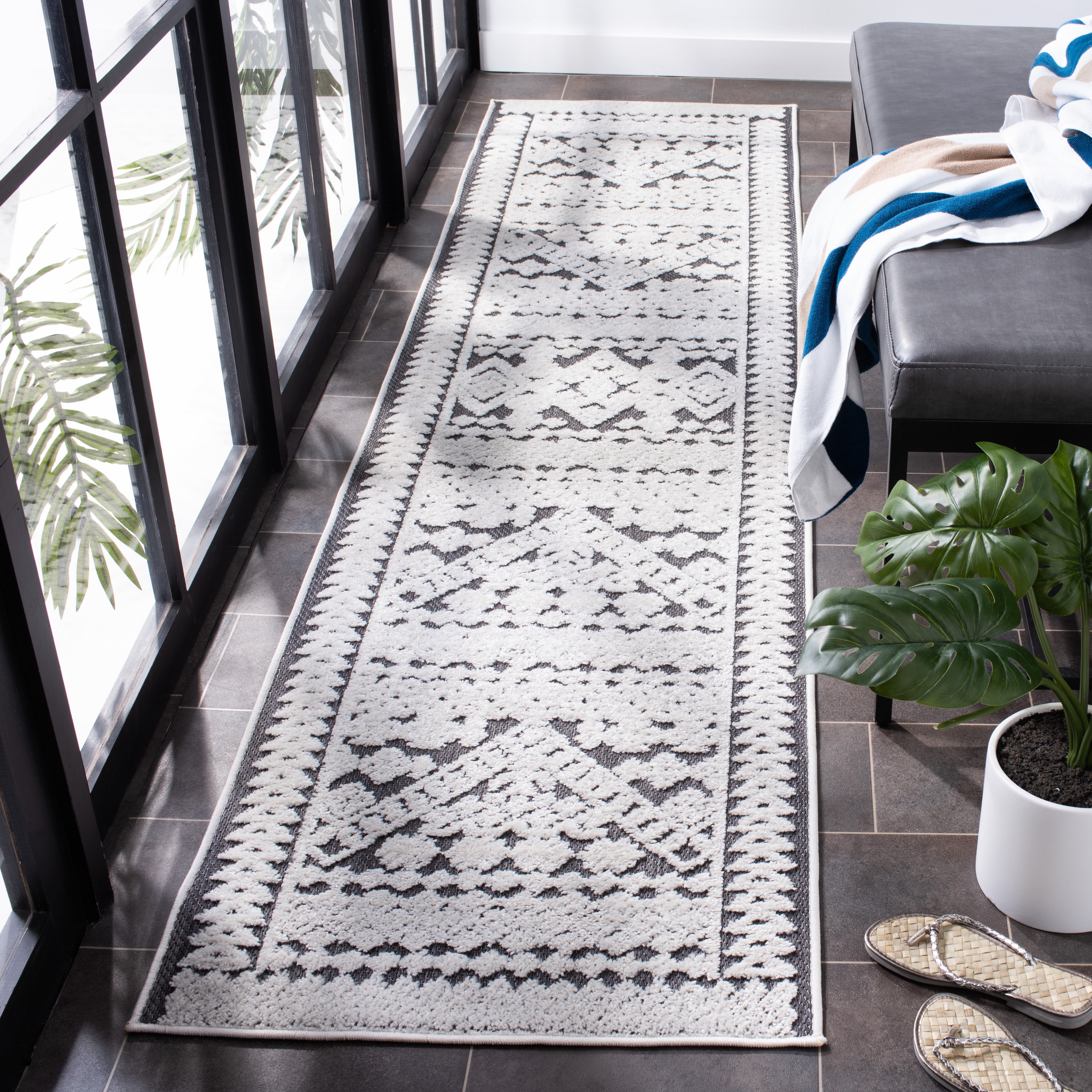 SAFAVIEH Cabana Arielle Geometric Indoor/Outdoor Runner Rug, Ivory/Grey, 2'2" x 7'