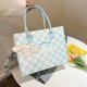 thumbnail image 1 of Bolso de mano Kulomi de gran capacidad Sanrio, nuevo bolso de almuerzo lindo Merlot para mujer, bolso de fieltro con forma de perro Yugui, 1 of 4