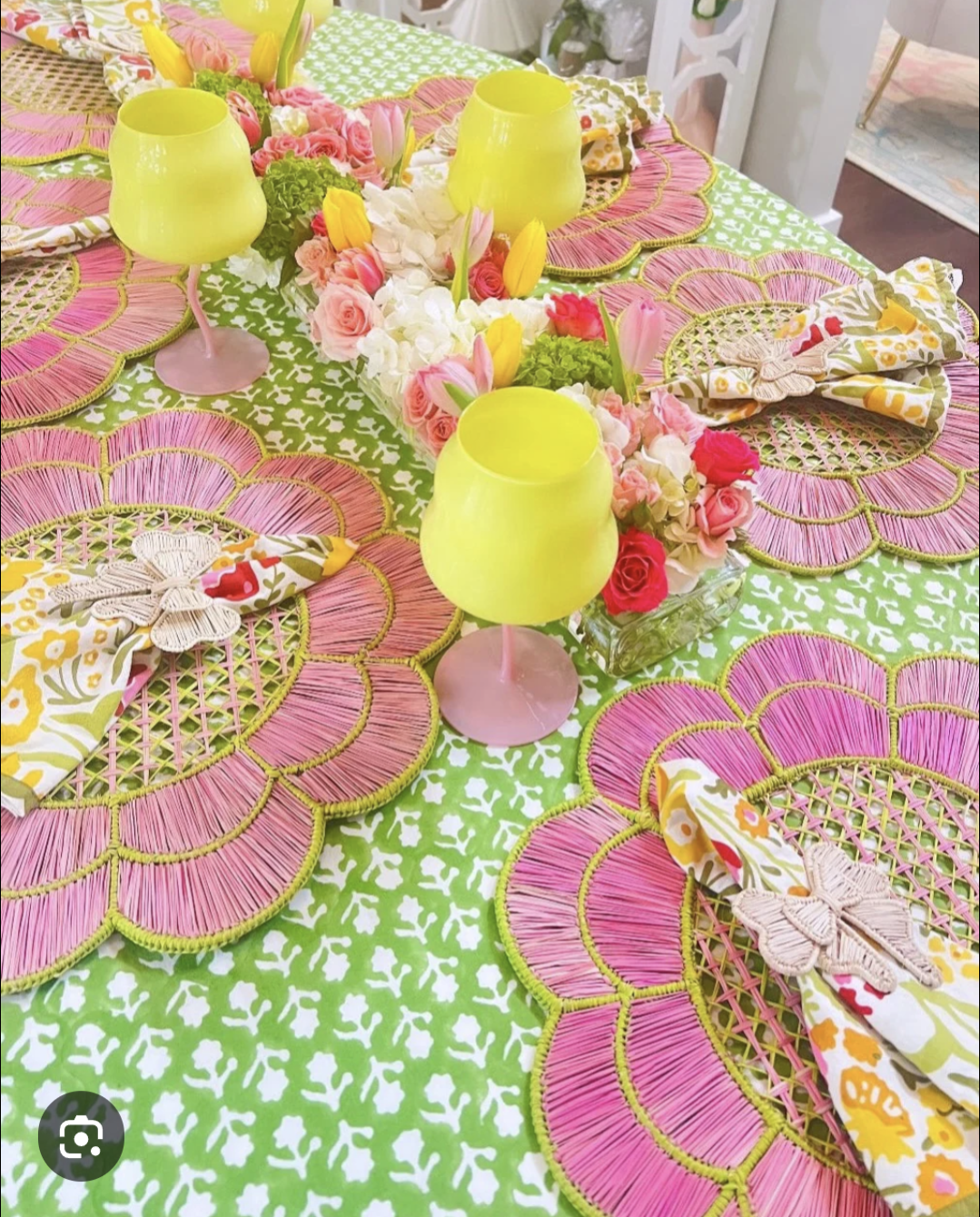 Blush Bloom Handwoven Placemat – Pink Iraca Palm Straw Table Decor