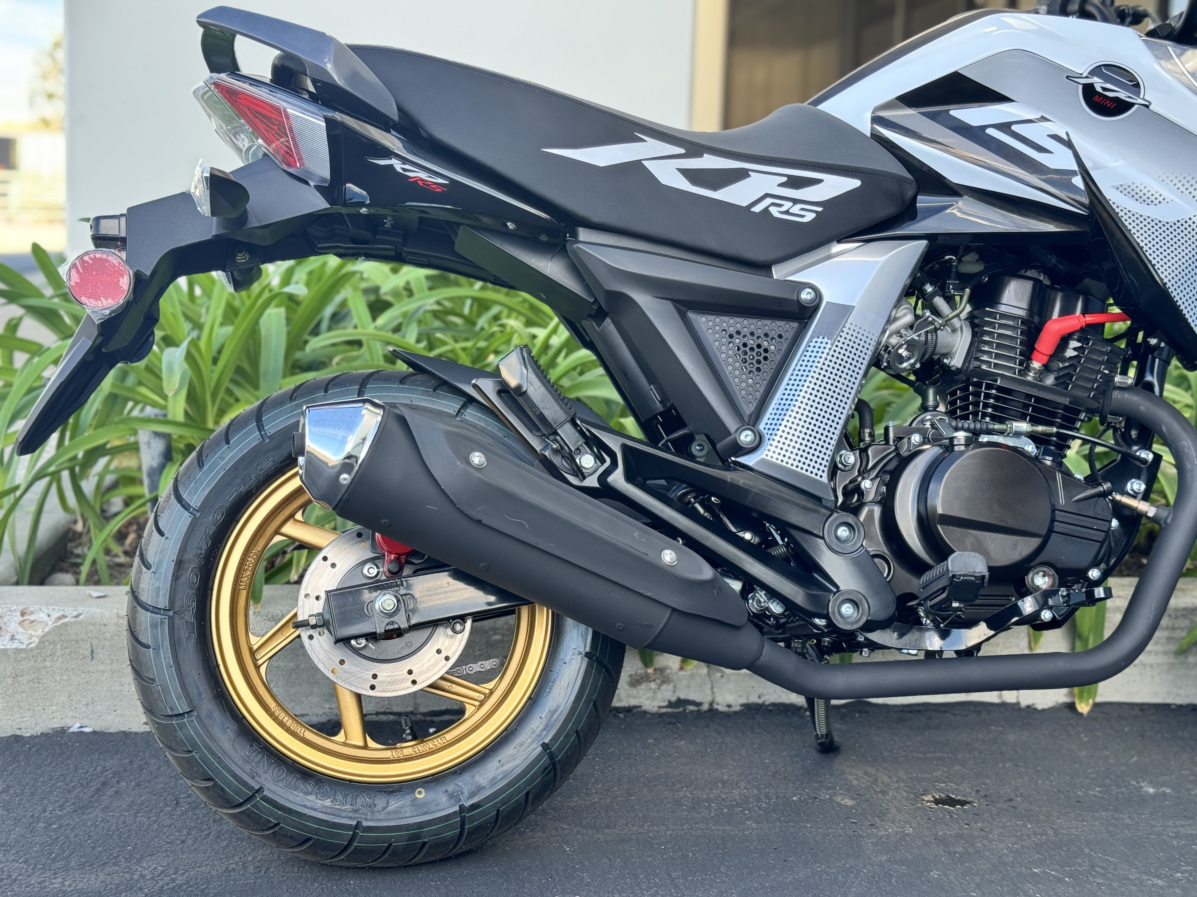 Venom KP Mini RS 150 – 150cc Fuel-Injected Motorcycle, Street Legal 5-Speed Sport Bike