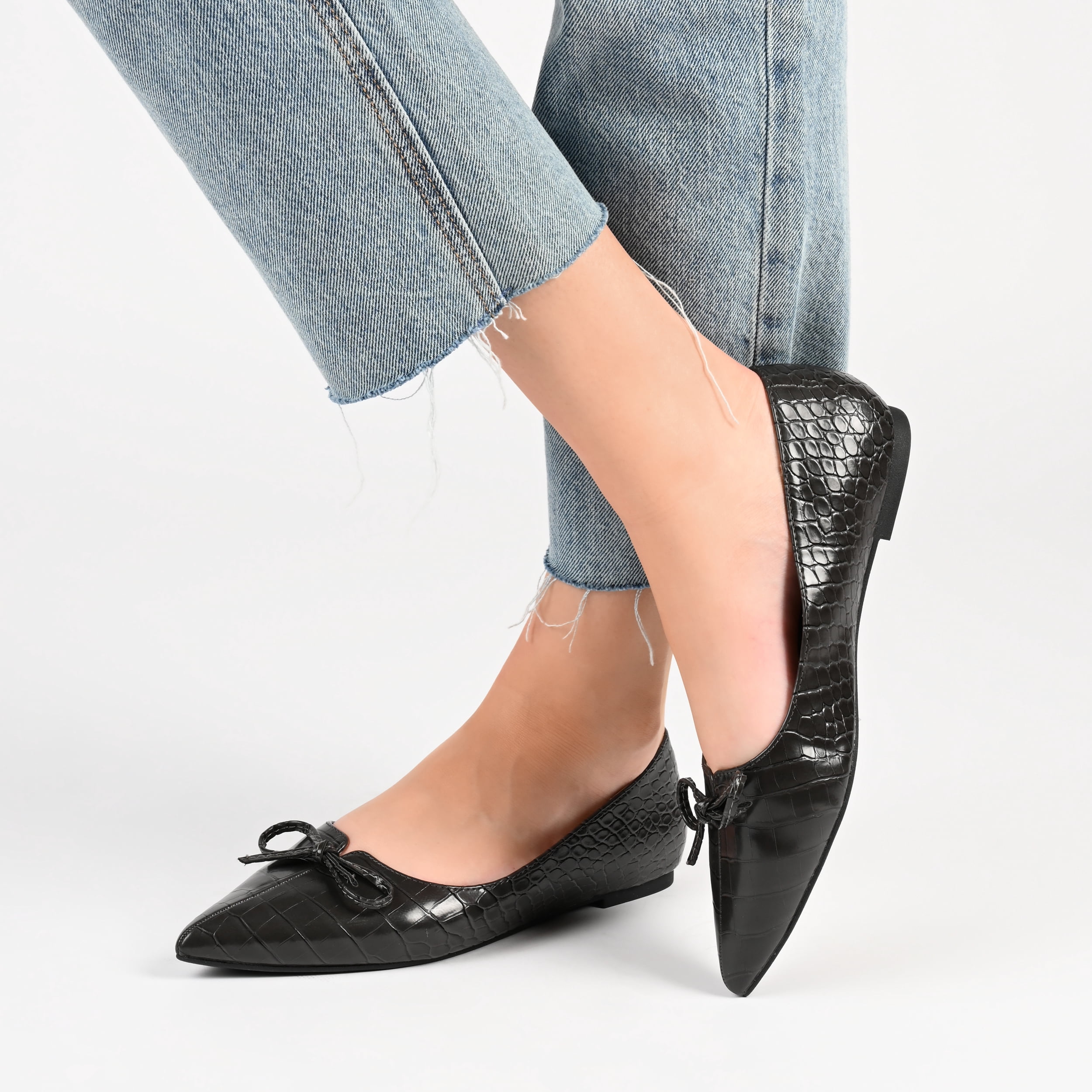 Journee Collection Womens Devalyn Ballet Pointed Toe Slip On Flats