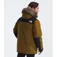 thumbnail image 4 of Chaqueta parka THE NORTH FACE McMurdo para hombre en color verde musgo, 4 of 9