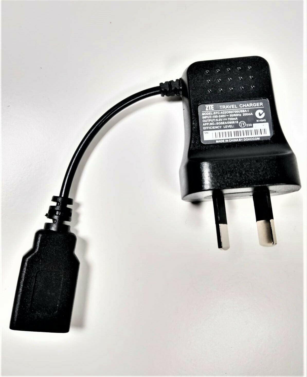 ZTE TRAVEL CHARGER STC-A22050I700M5-B 5V 700mA UK PLUG MICRO USB 