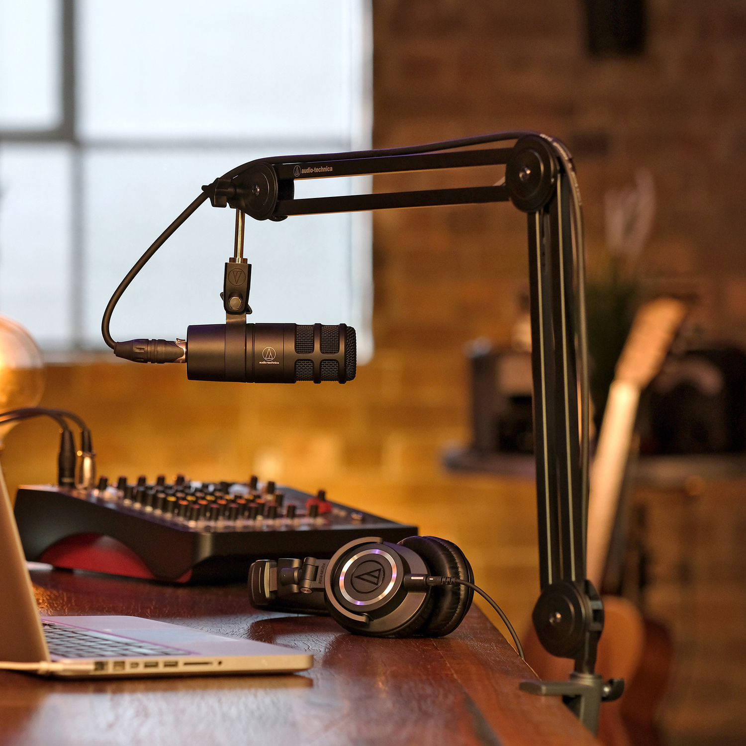 Audio-Technica AT8700 Table-Mount Adjustable Microphone Boom Arm