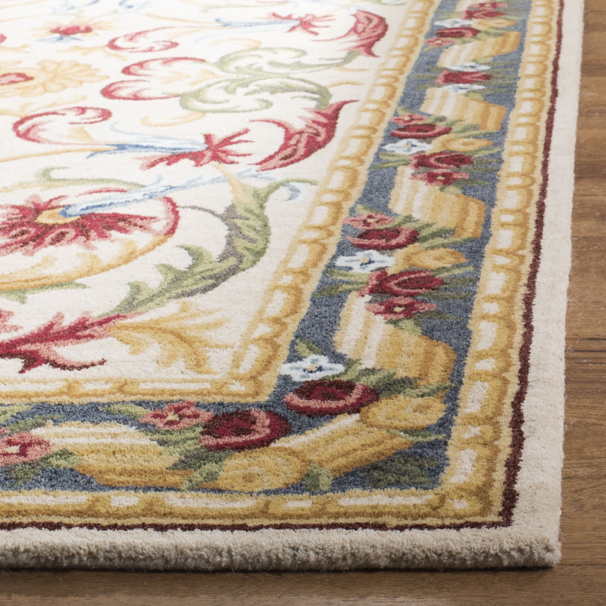 SAFAVIEH Blossom Lakisha Floral Bordered Wool Area Rug, Ivory/Green, 6' x 6' Round