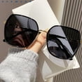 thumbnail image 4 of Polarizador de alta gama, tendencia de moda, gafas de sol anti-ultravioleta, fabricadas en PC y metal., 4 of 5