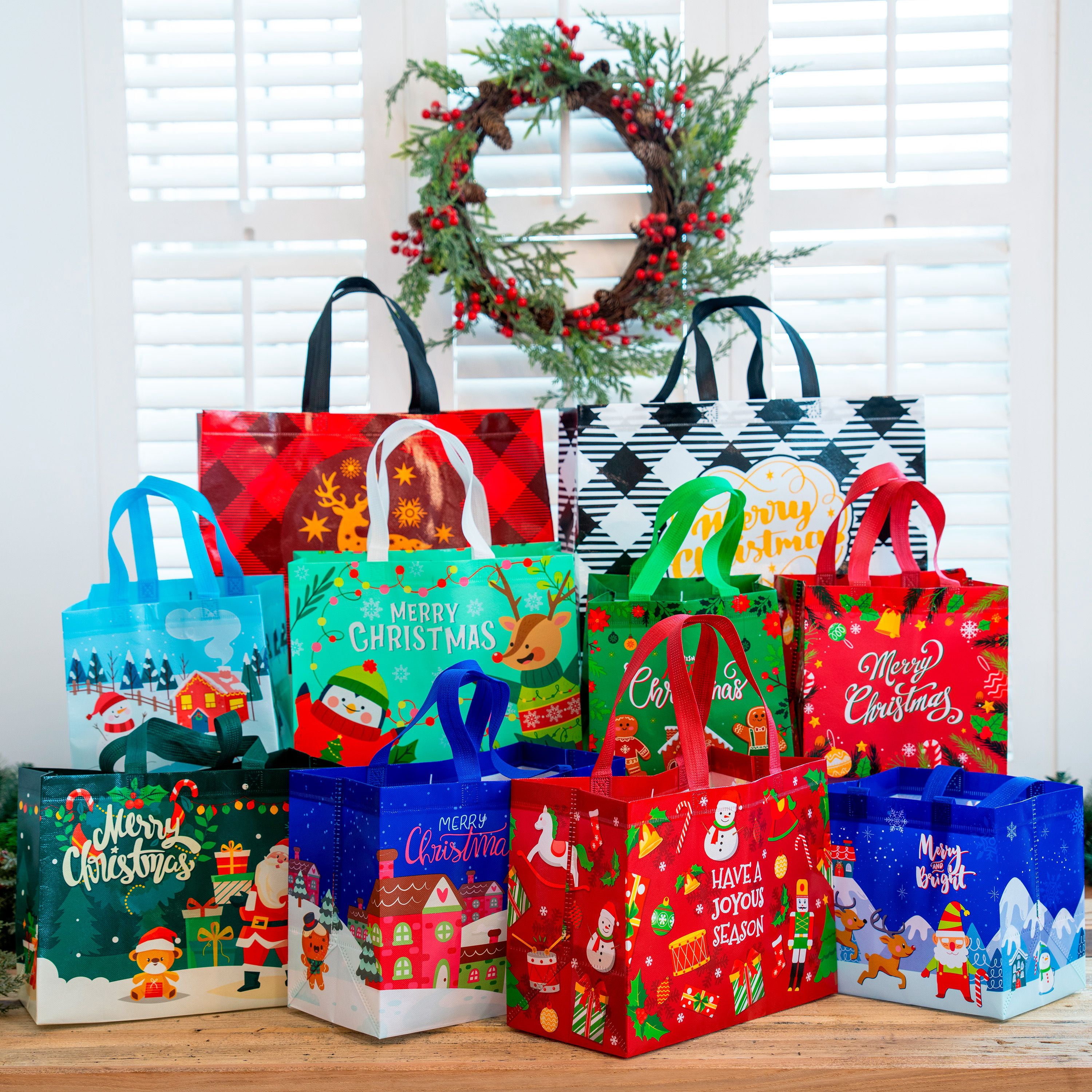 Joyfy 20-Piece Christmas Reusable Non-Woven Tote Bags, Assorted Sizes