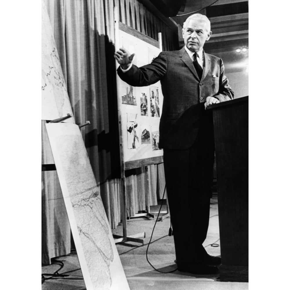 Navy Sec. Paul Nitze History (24 x 36)