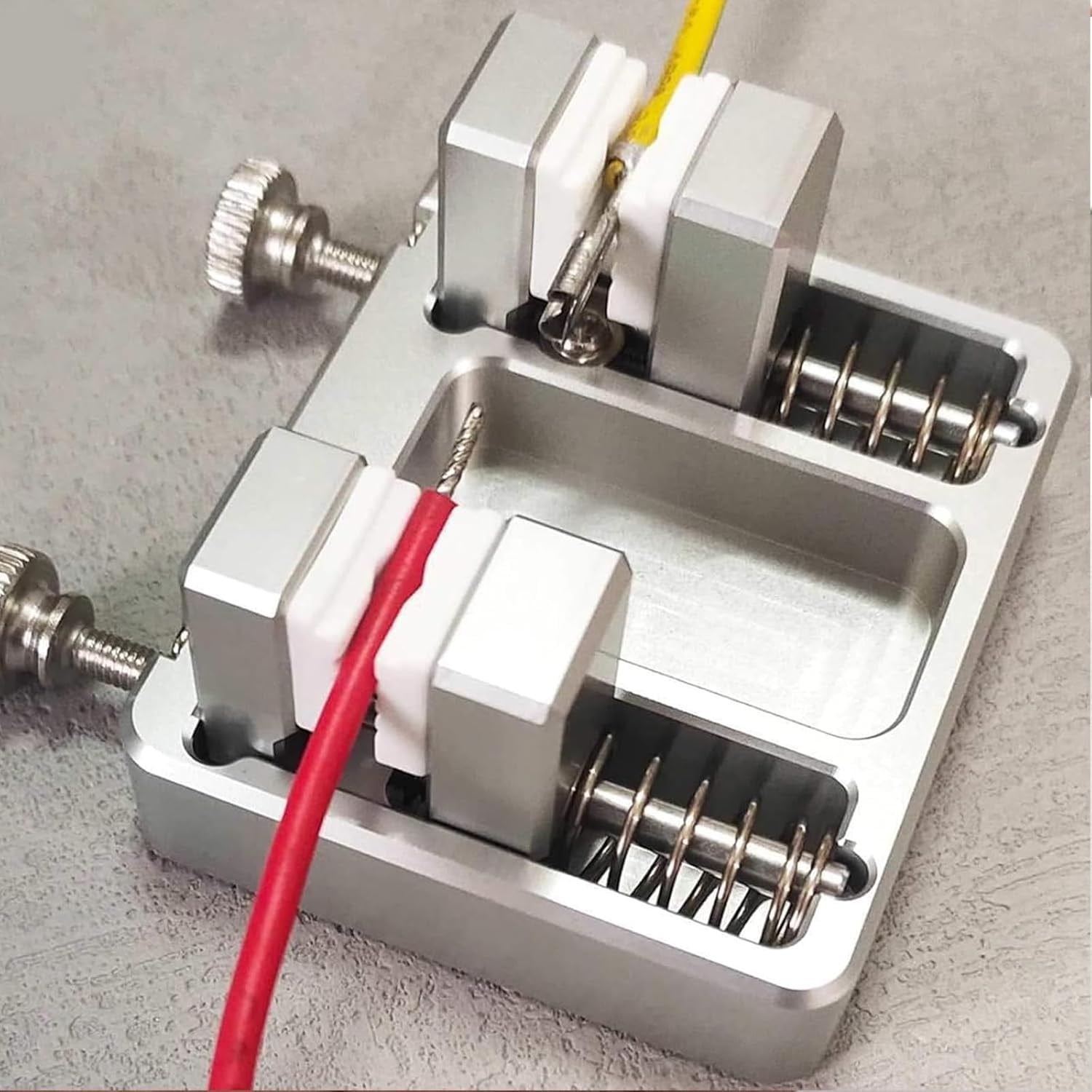 Heavy Duty Aluminum Welding Clamp, Soldering Fixture Bracket with Ceramic Jaw for Electronics Repair DIY(Silvery)