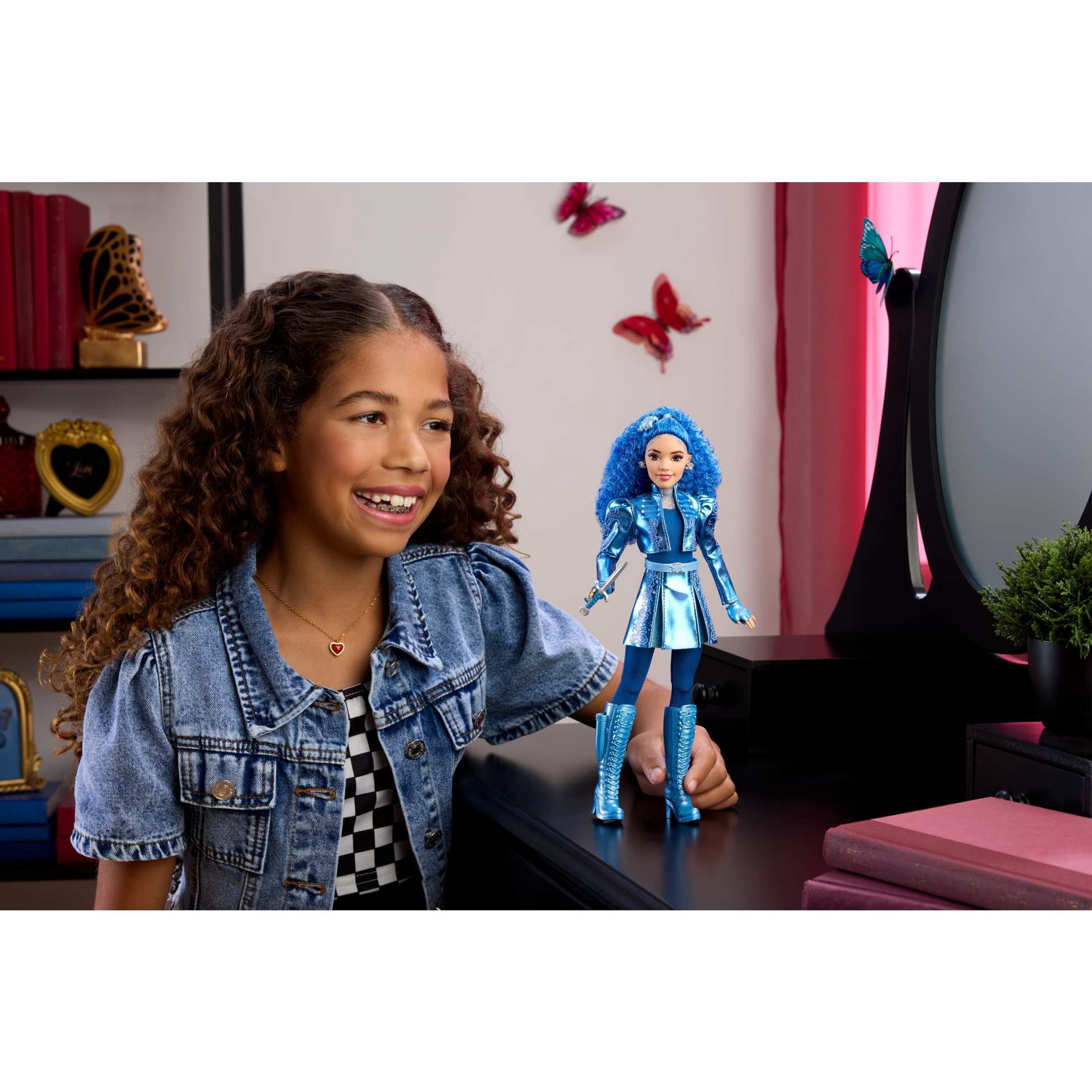 Disney Descendants: Wicked Wonderland Doll - Princess Chloe Charming, Daughter of Cinderella
