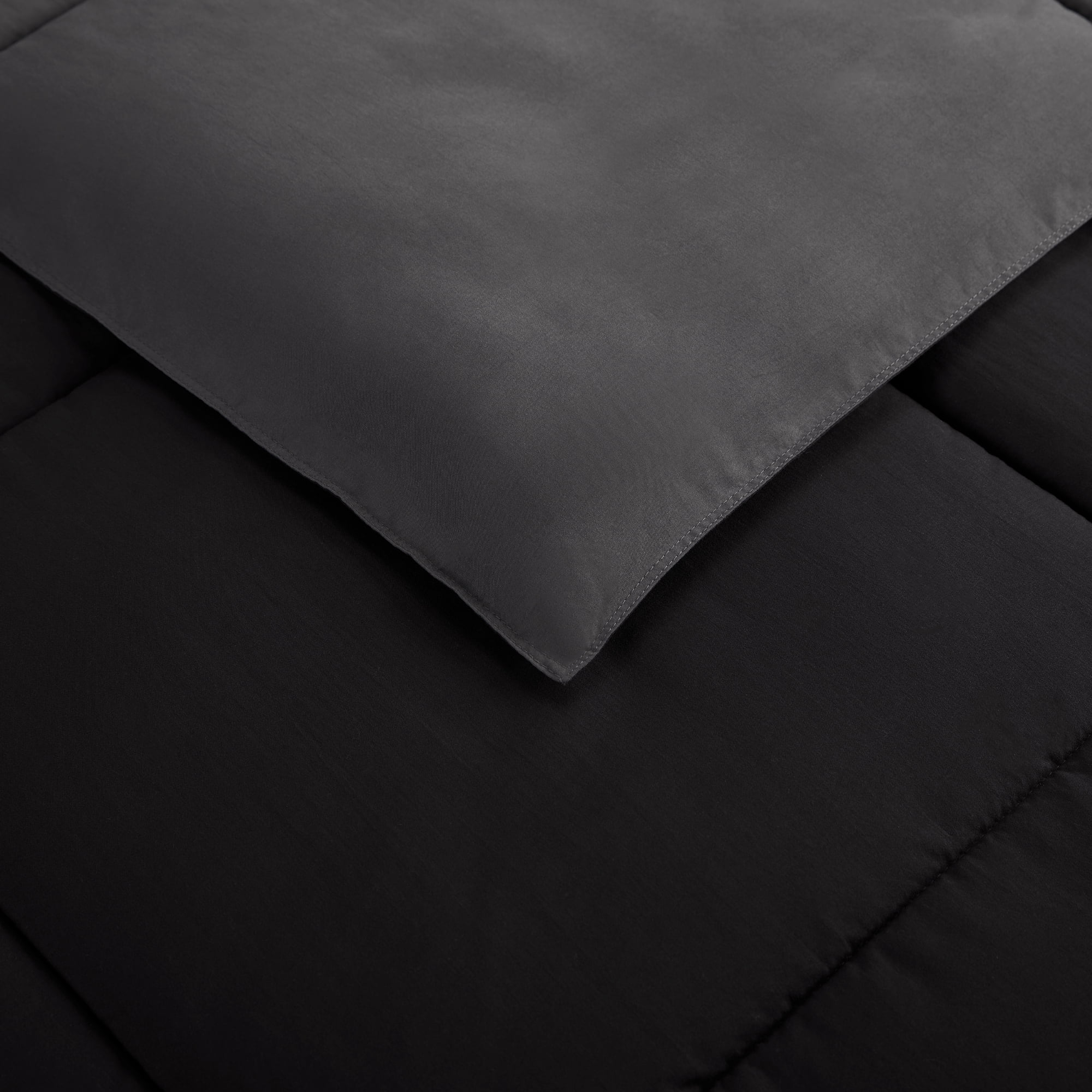 Serta Simply Clean 5-Piece Black Reversible Bed in a Bag, Twin/Twin XL