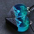 thumbnail image 1 of Collar de corazón de regalo de San Valentín Colgantes de corazón emparejados de madera y resina Montañas, 1 of 1