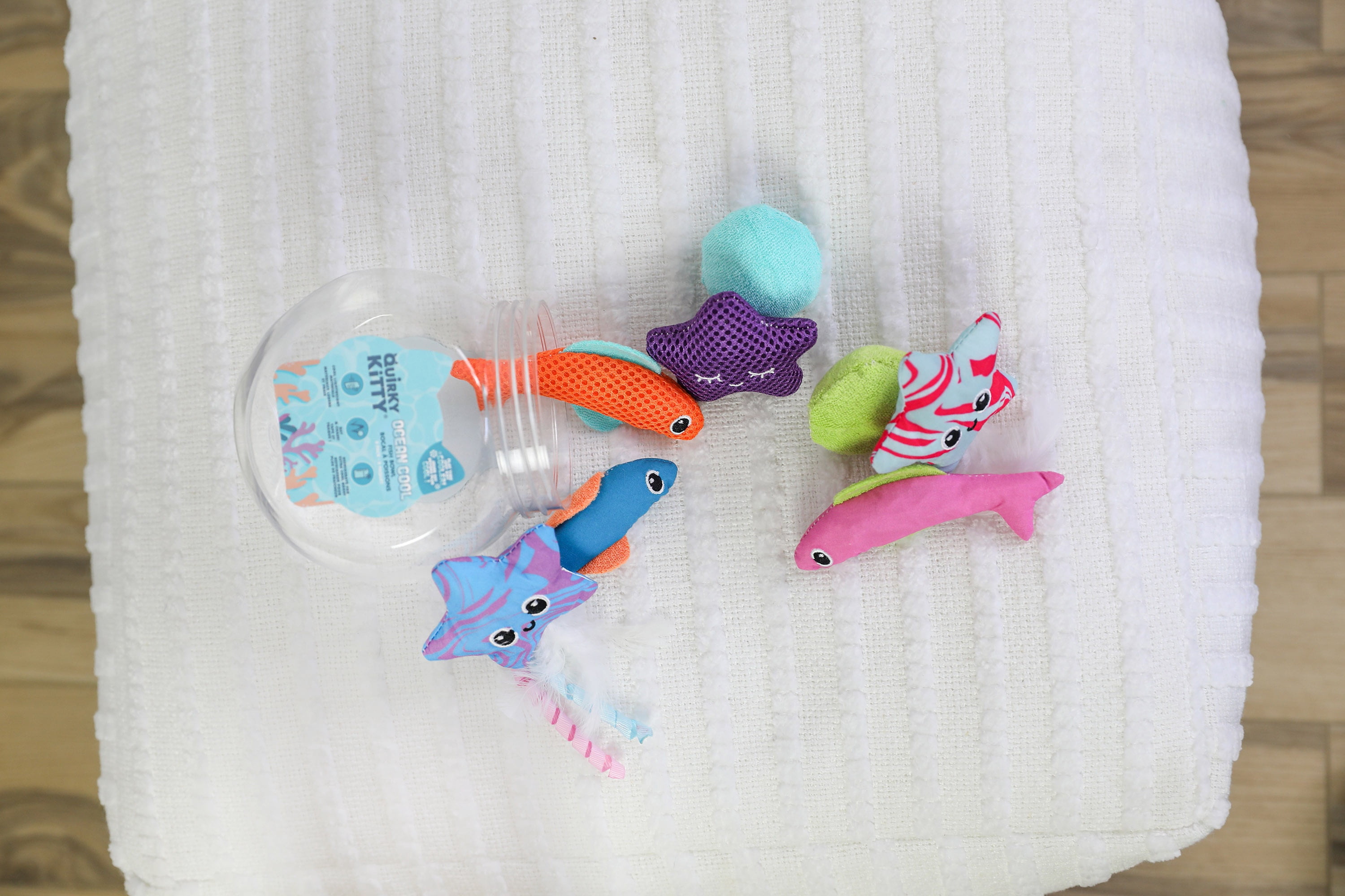 Quirky Kitty Ocean Cool Fish Bowl Bat and Chase Catnip Cat Toy, Pack of 8