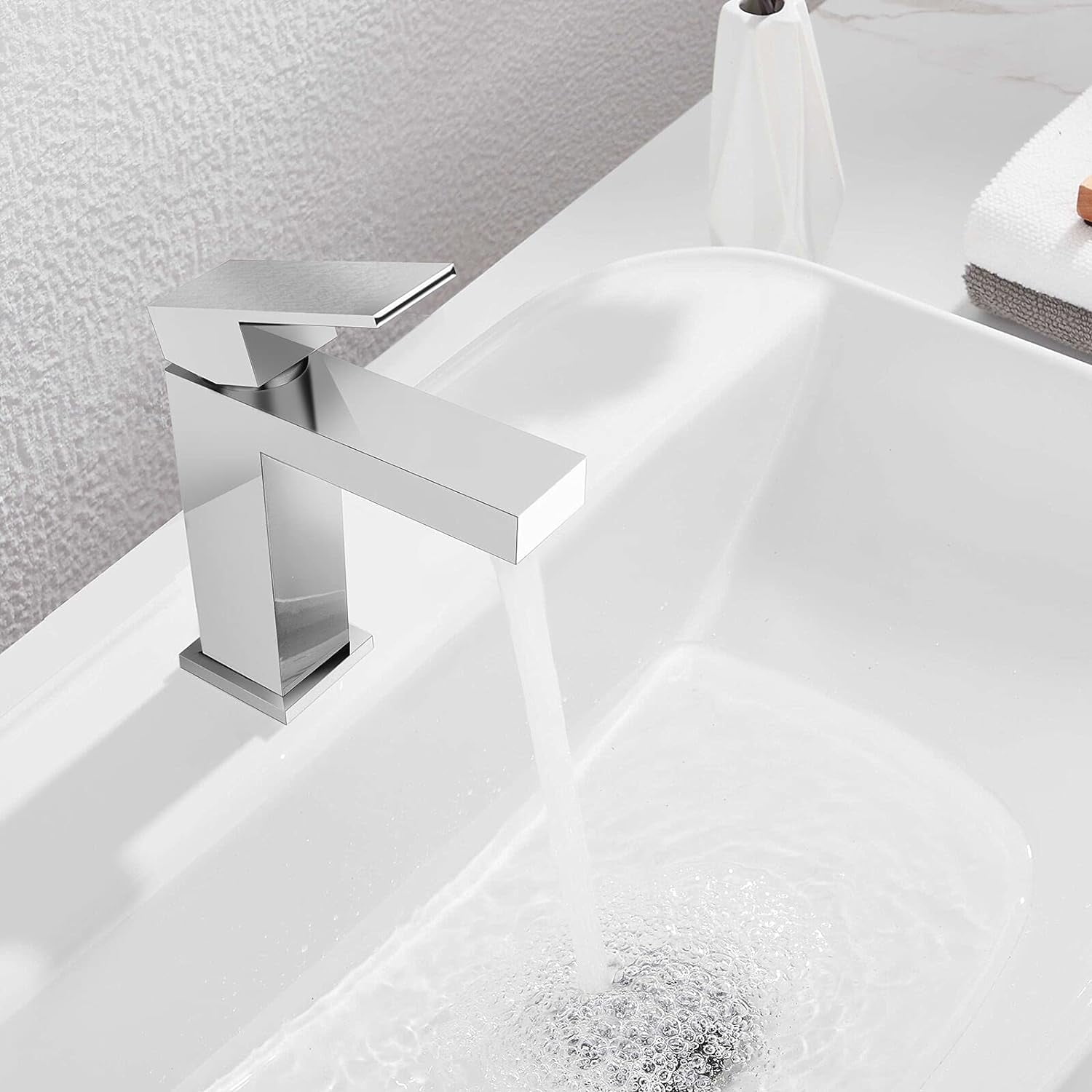 Single Hole Bathroom Faucet - HausinLuck Solid Brass Chrome Polished Bathroom Sink Faucet