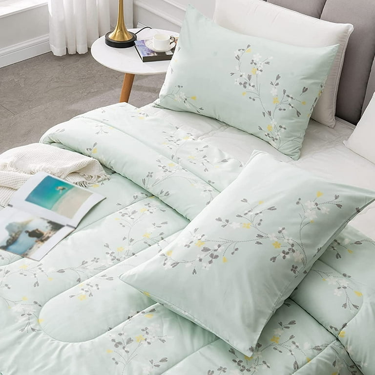 Exclusivo Mezcla 3-Piece Floral Queen Comforter Set, Microfiber Bedding  Down Alternative Comforter for All Seasons with 2 Pillow Shams, Milky Green  