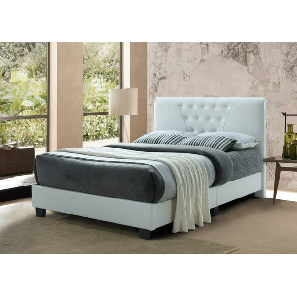 Hodedah Traditional Faux Leather Tufted Platform Bed, Full, White
